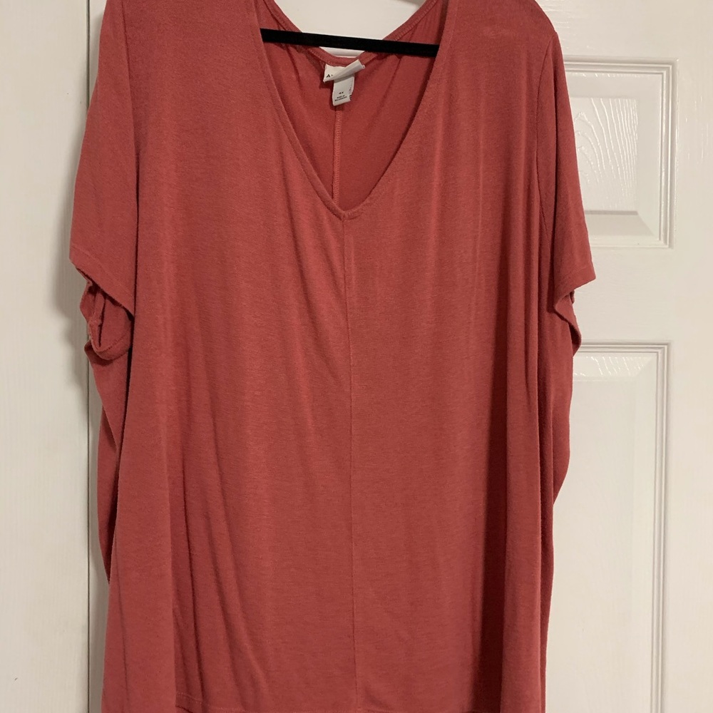 Women’s plus size T-shirt